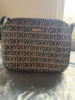 DKNY